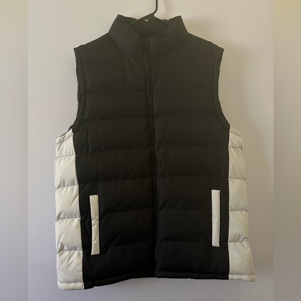 Cambridge Classics Men’s XL Black & White Puffer Vest Jacket